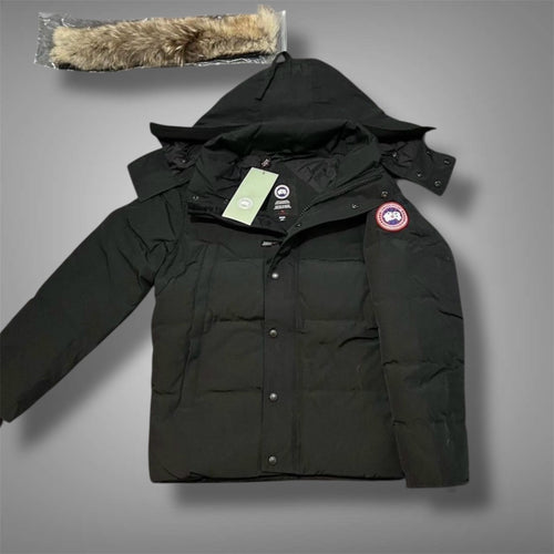 Canada Goose Wyndham Parka in black
